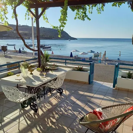 Sea Front House Hébergement de vacances *